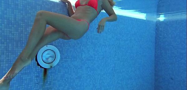  Mary Kalisy Russian babe in the swimming pool